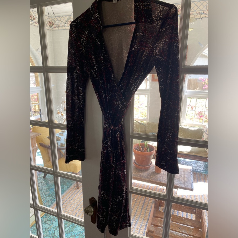 Size 8 multicolored Diane Von Furstenberg wrap dress